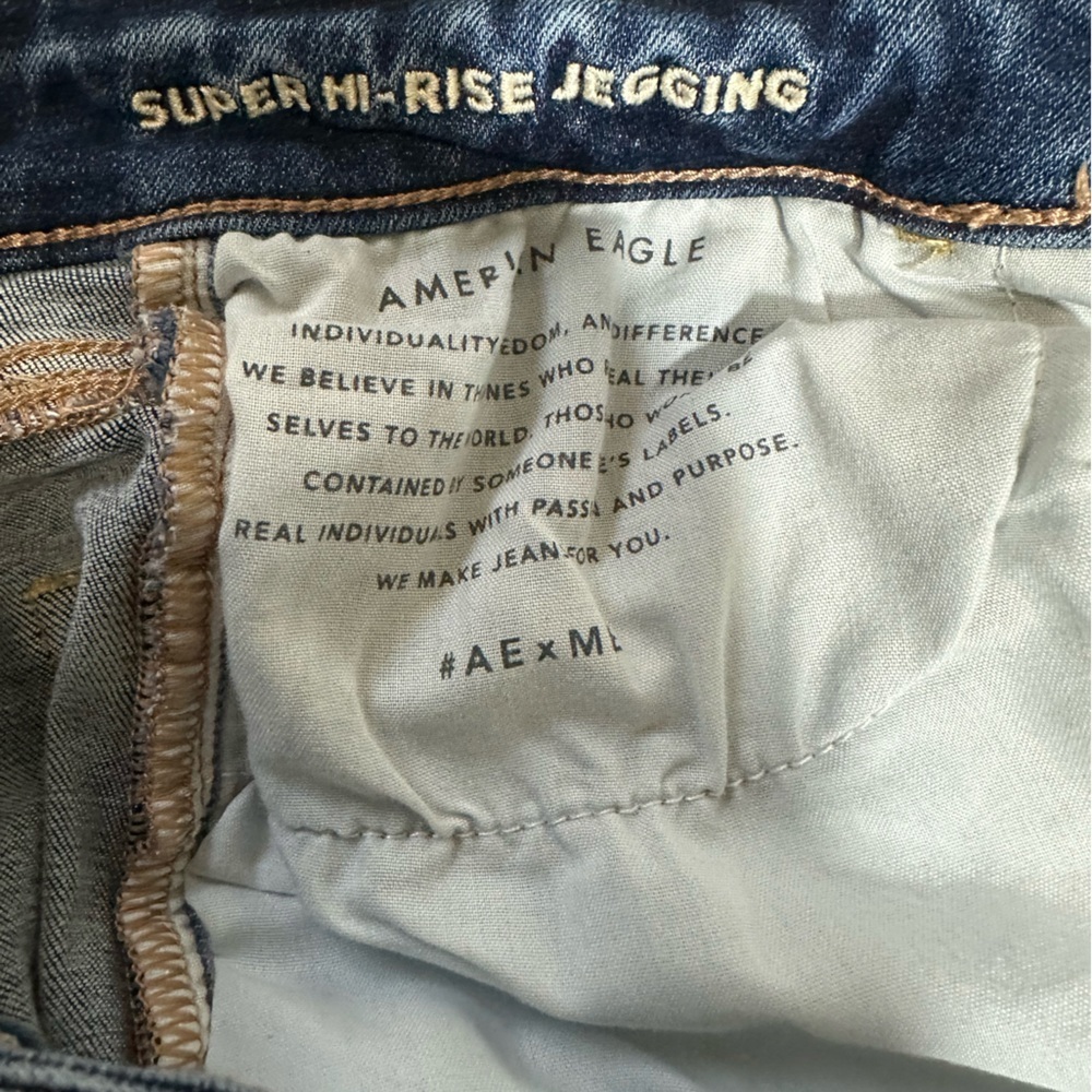 American Eagle Outfitters Dark Blue Distressed Skinny Jeans - Picture 7 of 8
